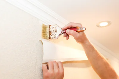 Pose de papier peint à Plougonvelin — revêtements muraux et toiles de verre